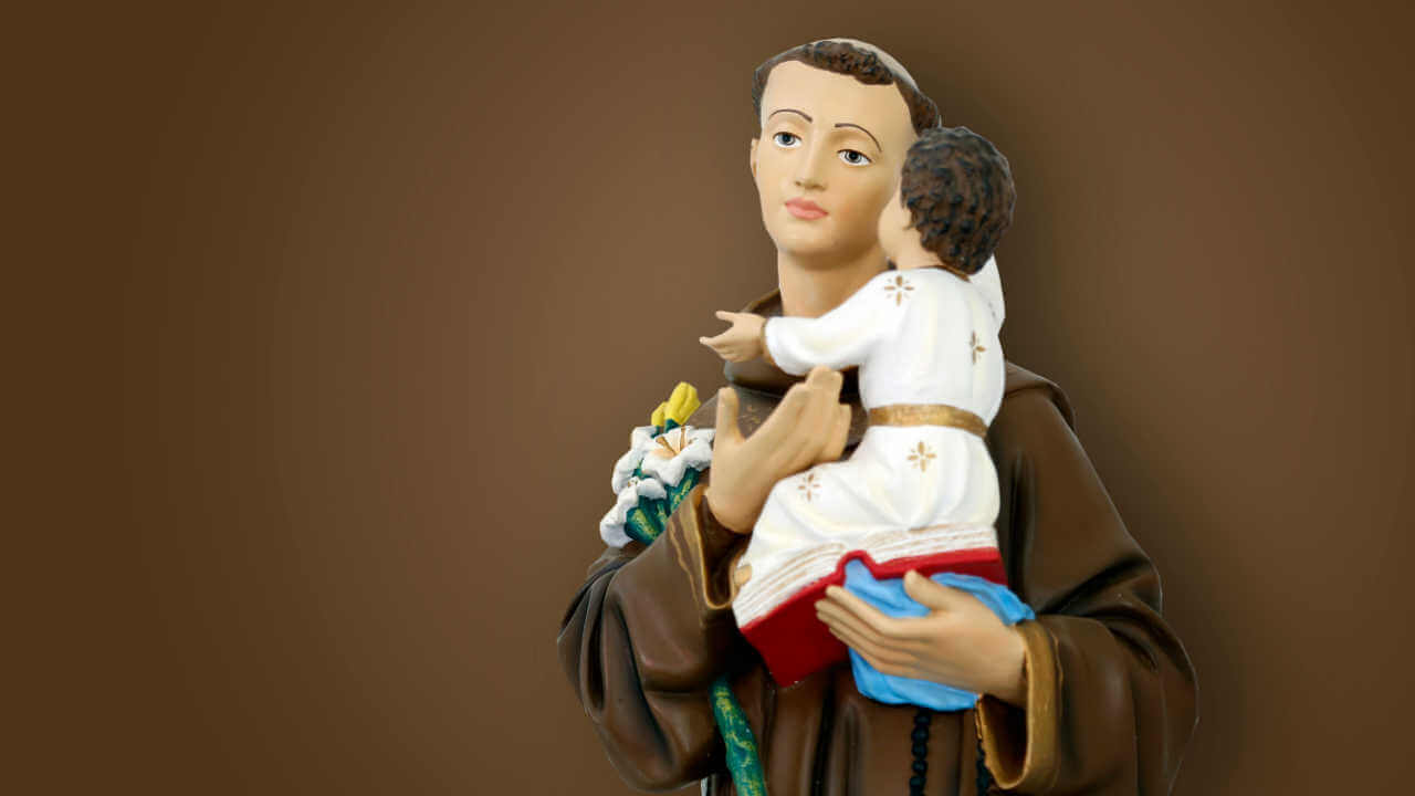 Santo Antônio de Lisboa e menino Jesus. Imagem da igreja católica.
