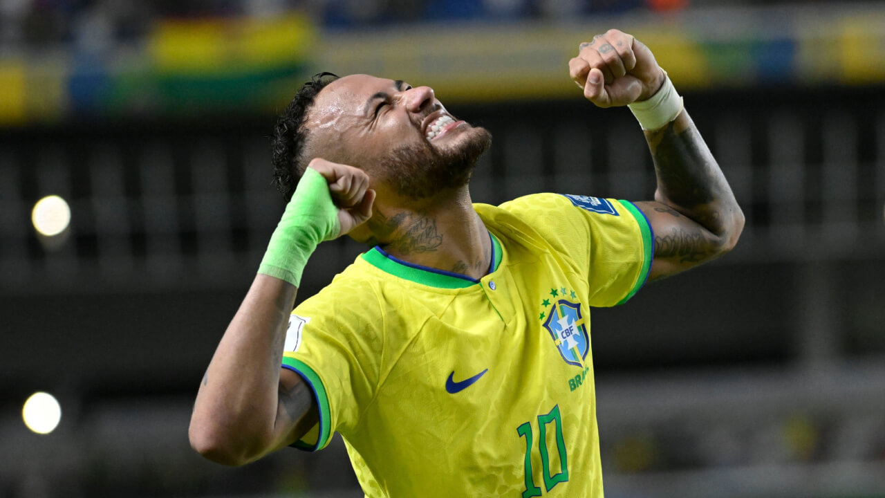 jogador neymar jr com a camiseta da seleção brasileira