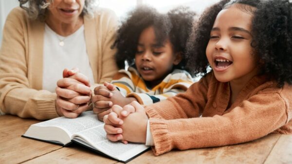 orações-crianças-quando-ensinar