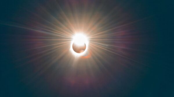 imagem de um eclipse solar